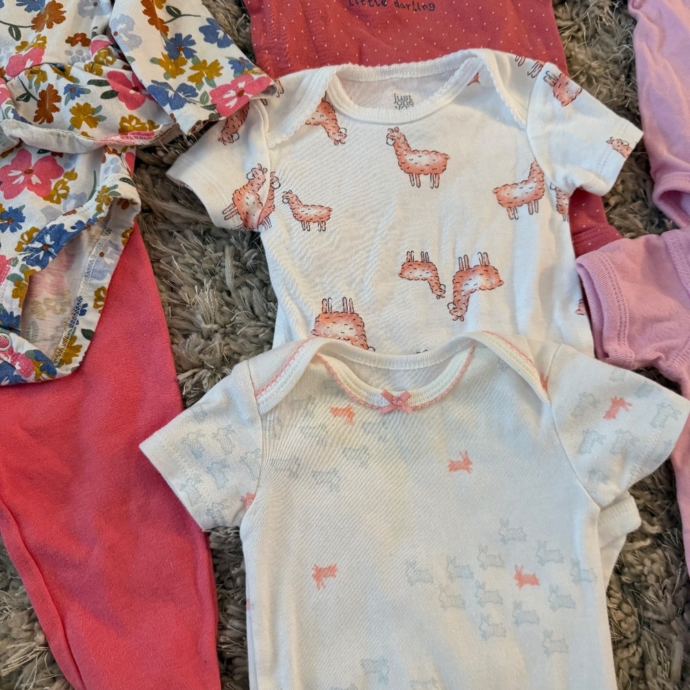 Baby Girls’ 6m clothing bundle - Picture 3 of 4